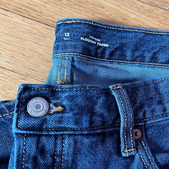 Old Navy Mid Rise Slouchy Taper Jeans - Picture 2 of 7